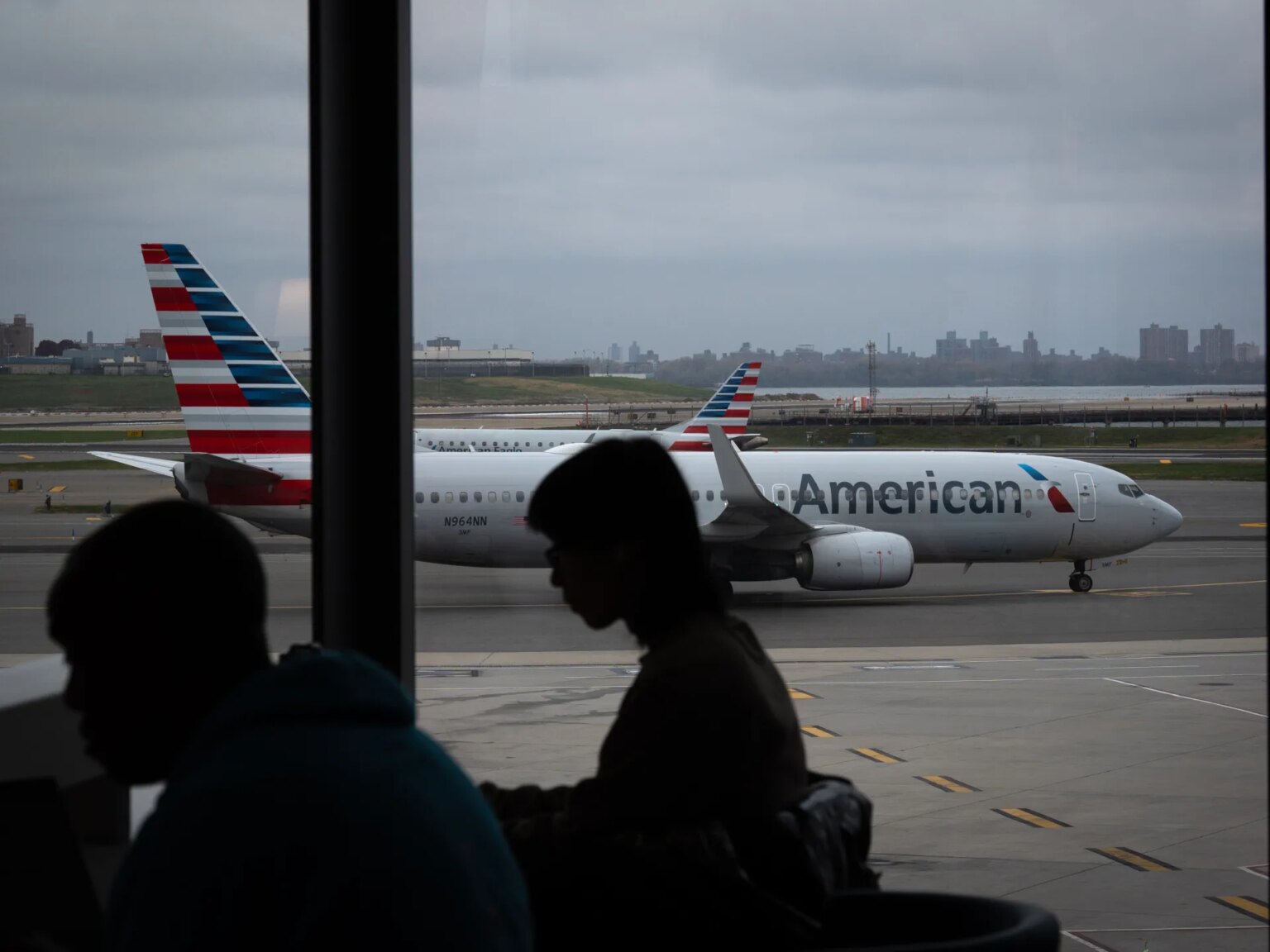 New York’s LaGuardia airport closed after Air Canada jet hits automobile | Aviation News | USAEMALL.com