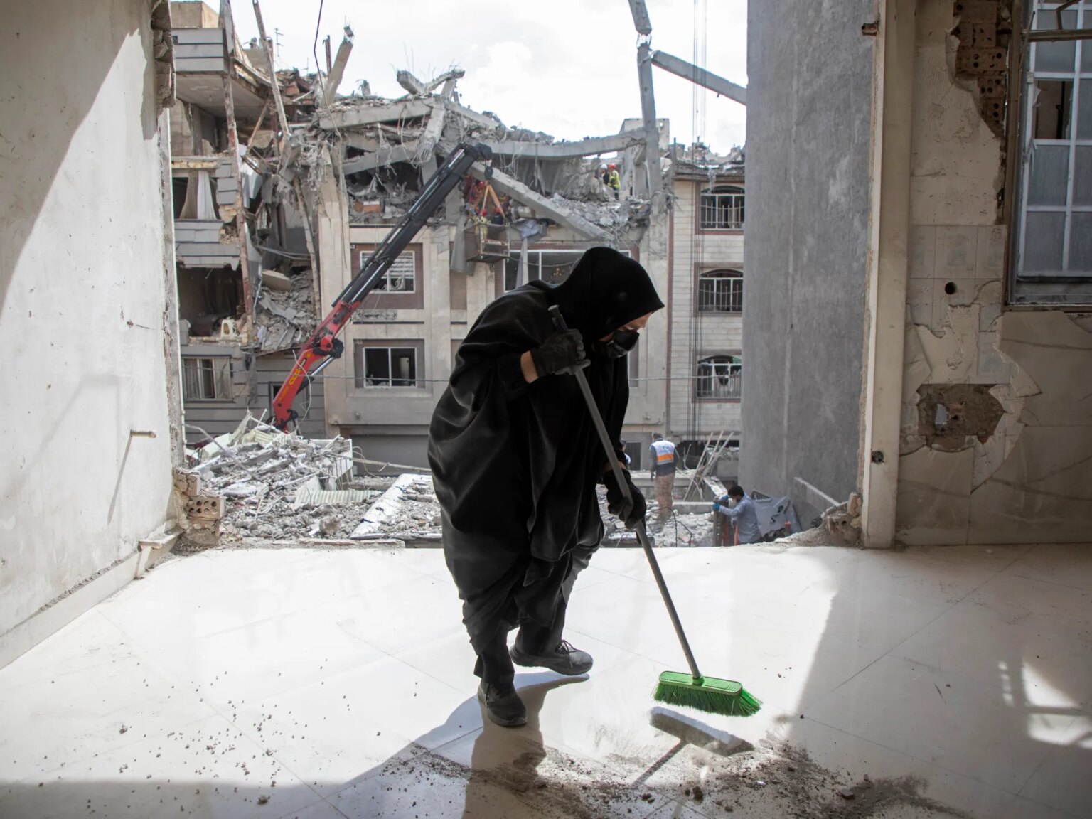 Guns within the streets as US, Israel intensify month-long assaults throughout Iran | US-Israel warfare on Iran News | USAEMALL.com