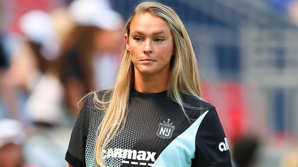 Kylie Kelce shares her ‘dos and don’ts’ for speaking to new postpartum mothers | USAEMALL.com