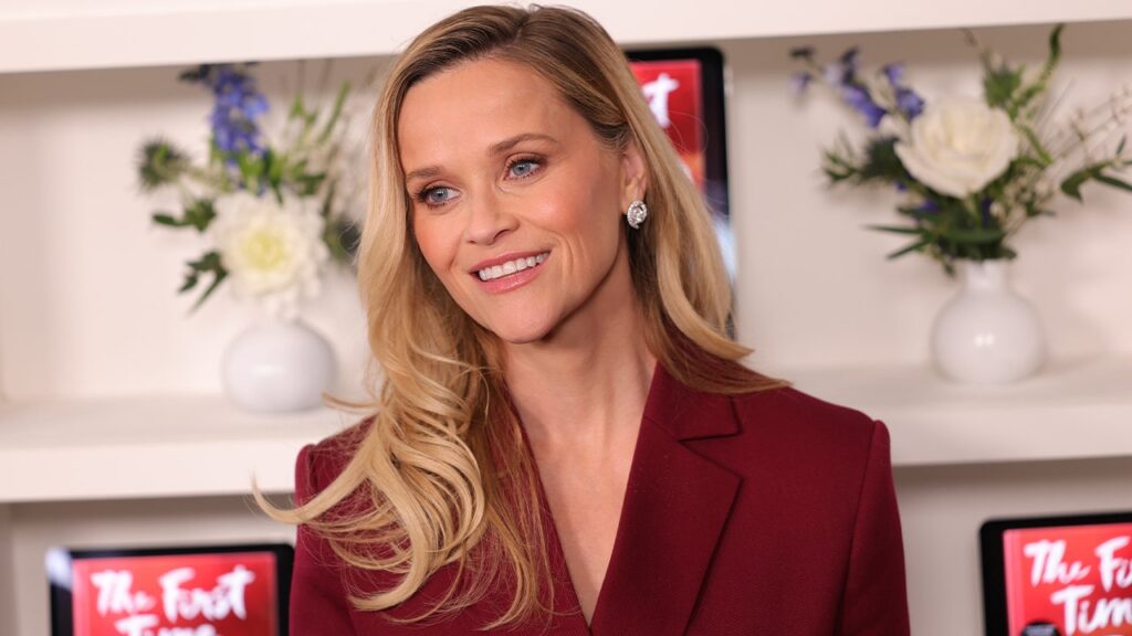 Reese Witherspoon turns 50 at Lainey Wilson’s Nashville bar | USAEMALL.com