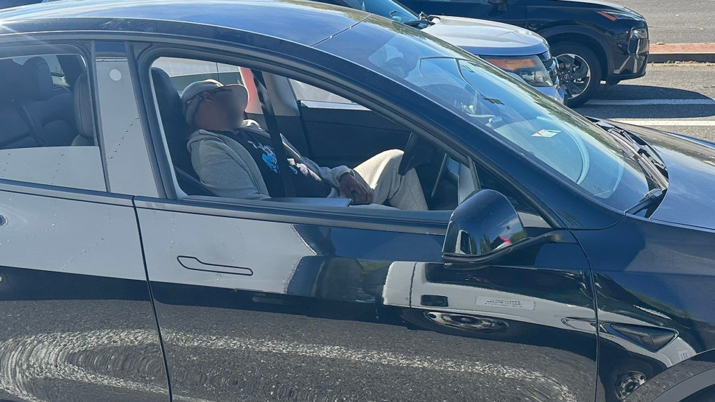 California driver discovered handed out in transferring automobile with alcohol, marijuana: cops | USAEMALL.com