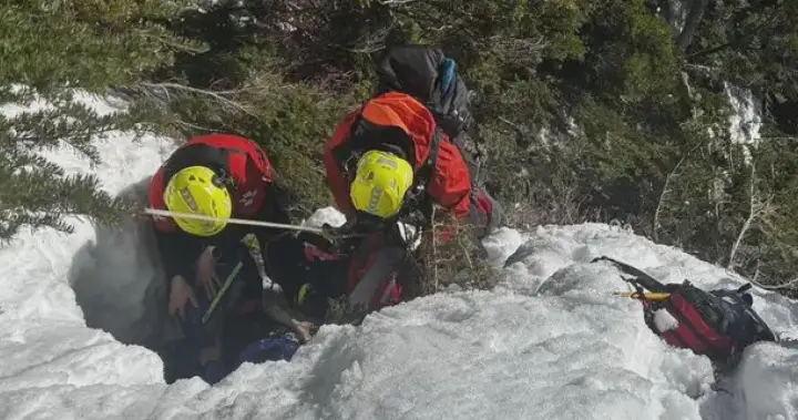 2 hikers amongst 14 rescued from B.C. mountain, officers say 1 in vital situation | USAEMALL.com