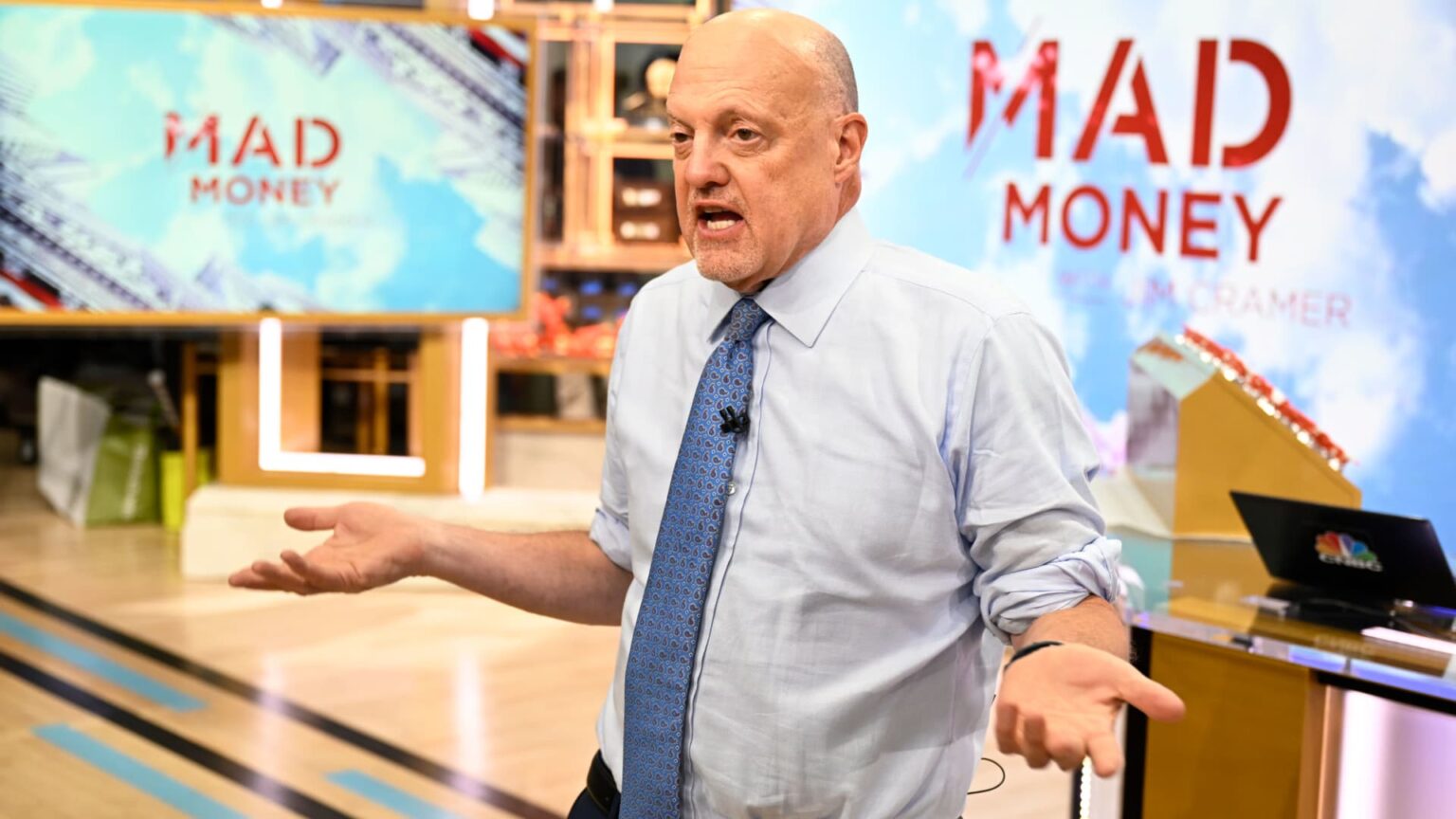 Jim Cramer says the market rally reveals why you may’t bail on shares | UNW