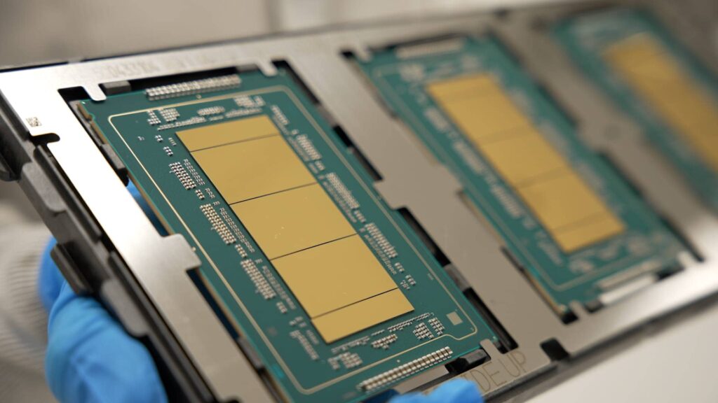 Asian tech shares surge as U.S.-Iran stop fireplace ease Hormuz disruption worries | UNW