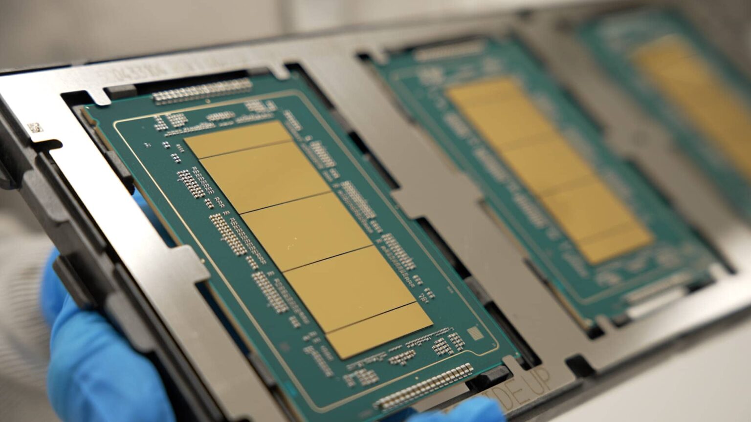 Asian tech shares surge as U.S.-Iran stop fireplace ease Hormuz disruption worries | UNW