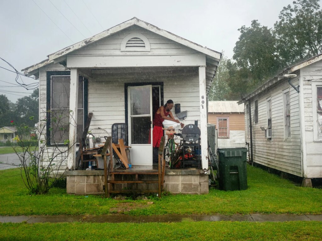 Car slams into Louisiana Lao New Year parade, injuring about 15 individuals | Health News | UNW