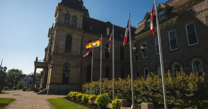 New Brunswick official says freeway to stay partly closed for days after spill – New Brunswick | UNW