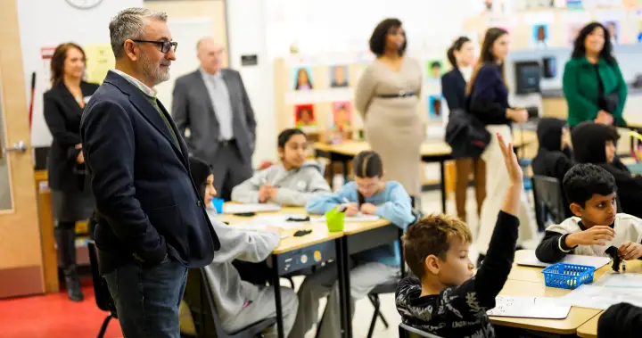 Minister teases ‘a few more sleeps’ till he unveils Ontario faculty board reforms | UNW