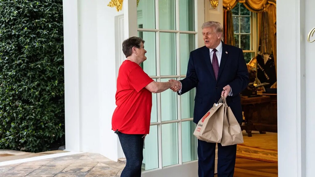 DoorDash driver who delivered to White House says tax break saves her hundreds of {dollars} | UNW
