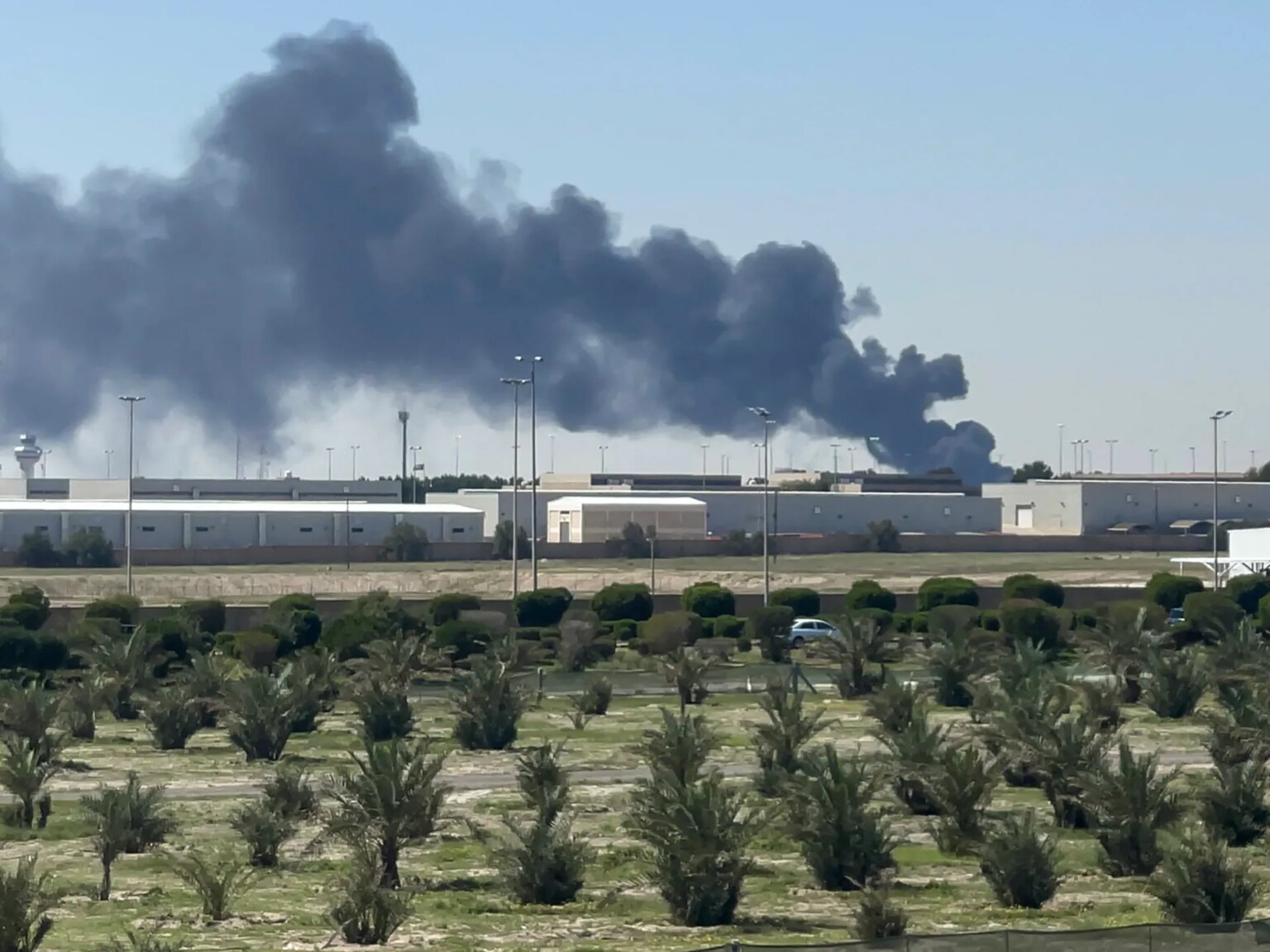 UAE, Kuwait, Bahrain report assaults regardless of Iran-US ceasefire | US-Israel battle on Iran News | UNW