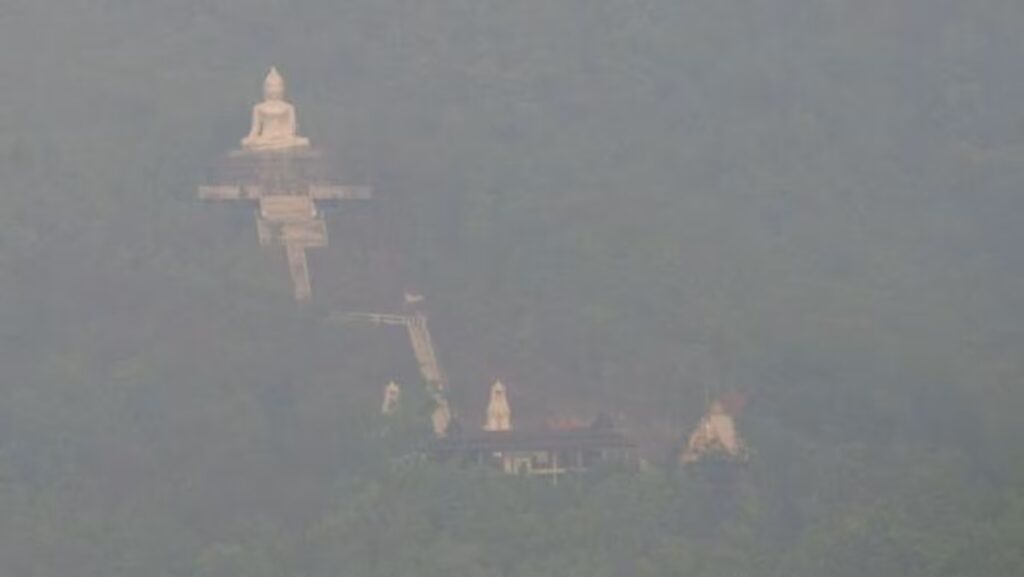 Chiang Mai chokes beneath extreme haze as air pollution ranges in Northern Thailand soar | UNW