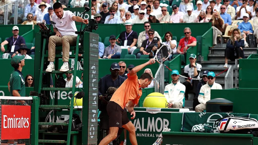 Daniil Medvedev will get code violation after racket tantrum in 6-0, 6-0 loss | UNW