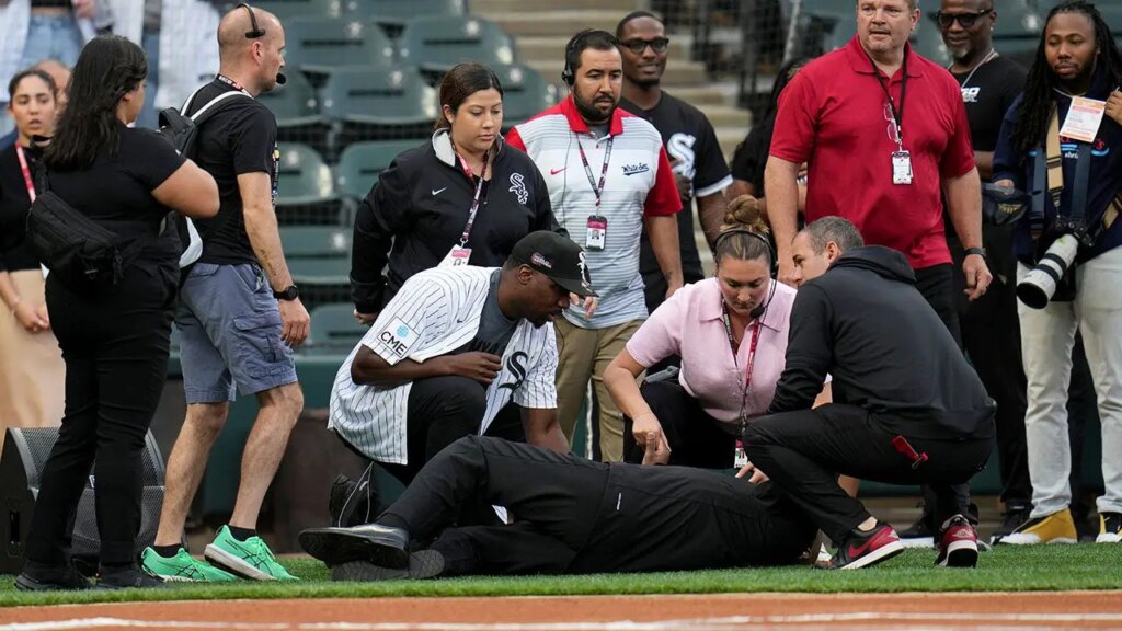 White Sox anthem performer collapses on discipline throughout pregame ceremony | UNW
